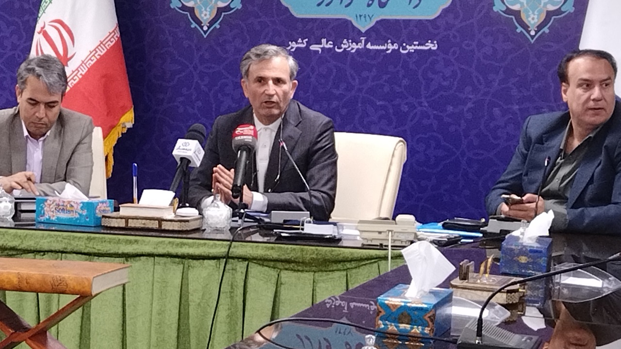 زمینهای دانشگاه سرمایه آیندگان است، نه محل دپو قطار