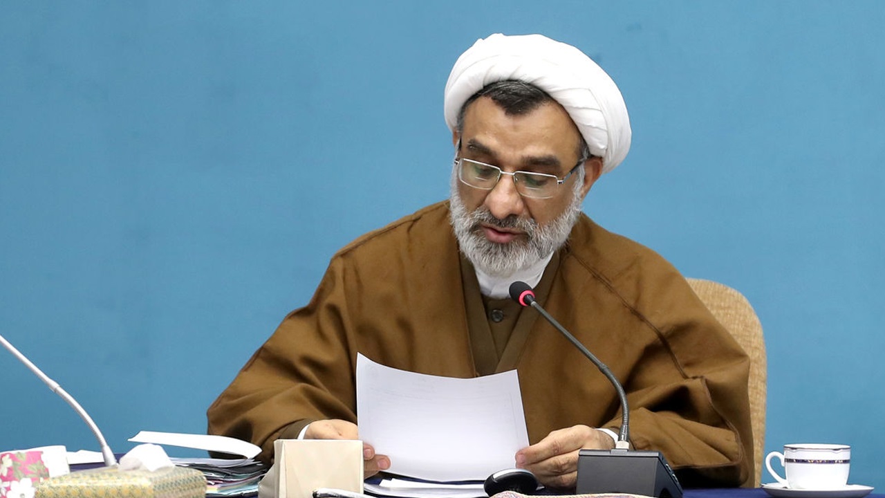 بانوان فعال فرهنگی باید الگو قرار گیرند