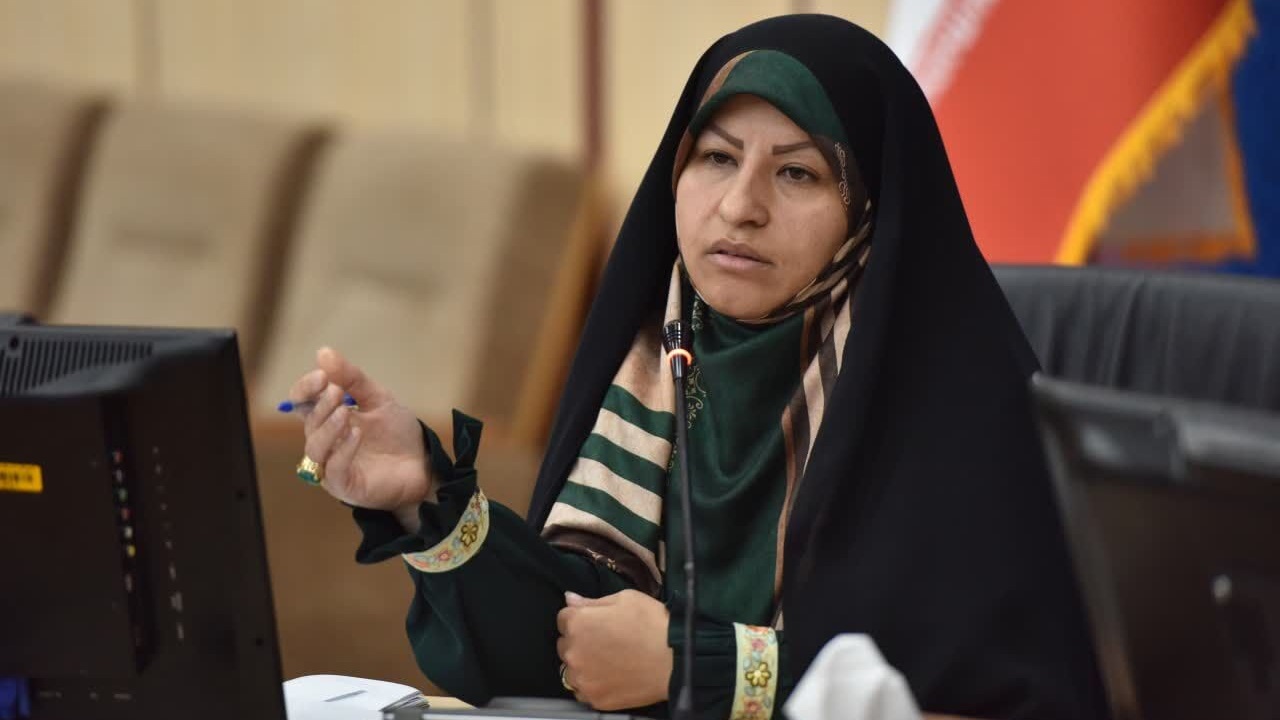 فاصله گرفتن از مبانی دینی، چالشساز در حوزه زنان است