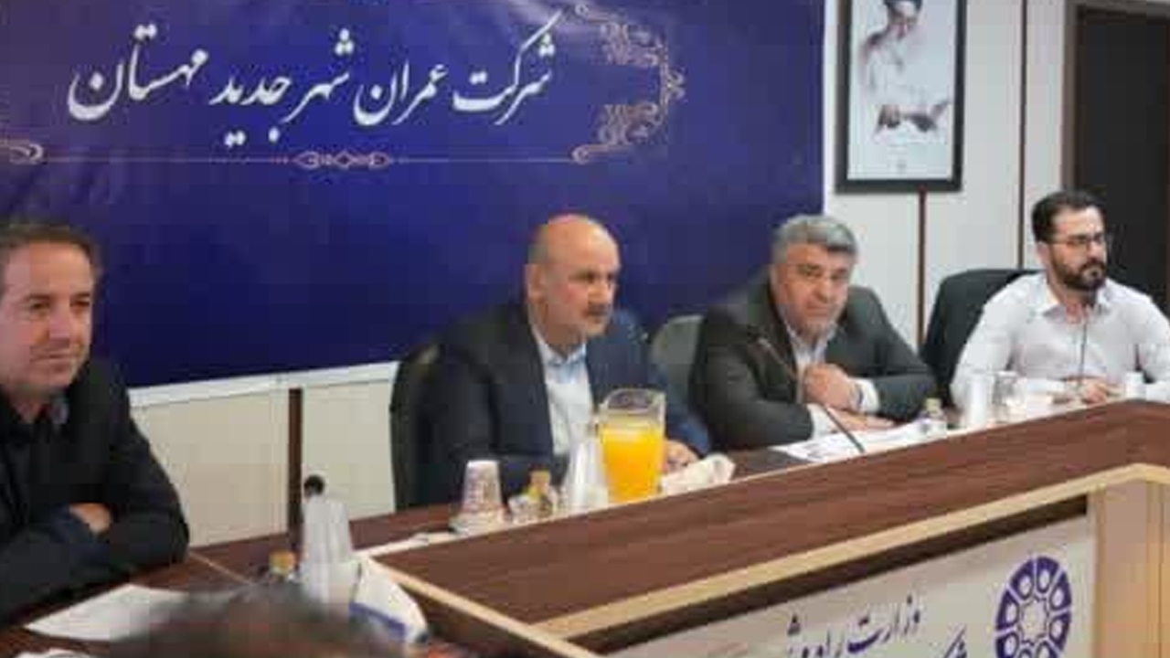 پیمانکاران ناکارآمد در نهضت مسکن باید فوری تعیینتکلیف شوند