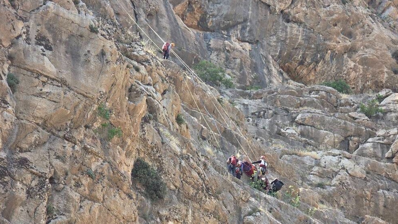 سقوط از ارتفاع، جان طبیعتگرد جوان را گرفت