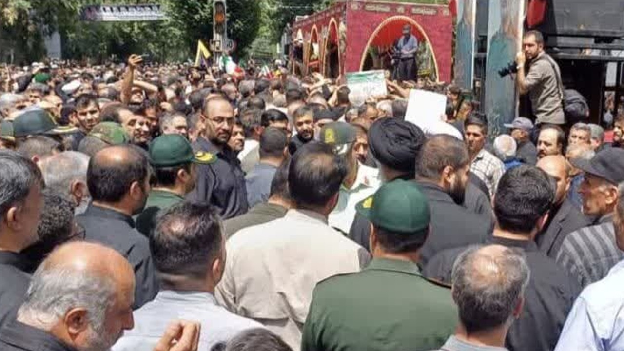 خروش انقلابی مردم کرج در بدرقه لالههای سرخ سپاه