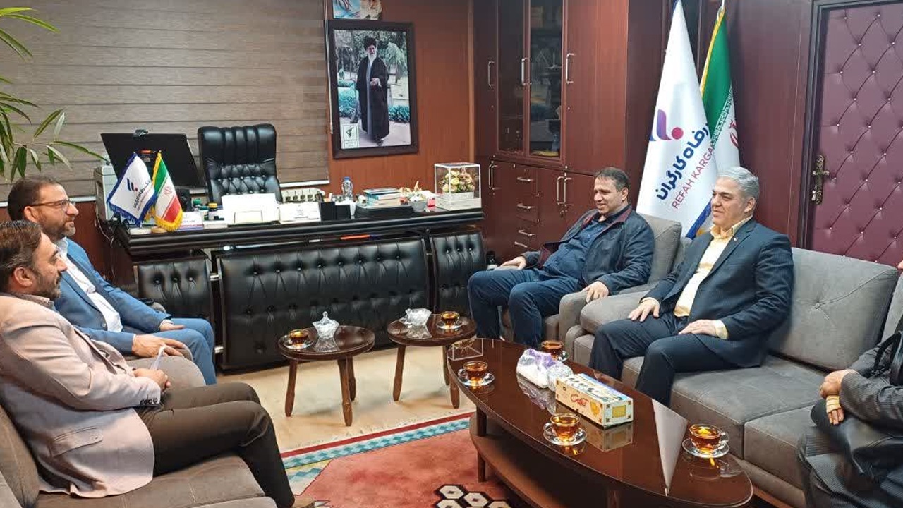 تسهیل خدمات مالی به مراکز درمانی، اولویت همکاری با بانک رفاه است